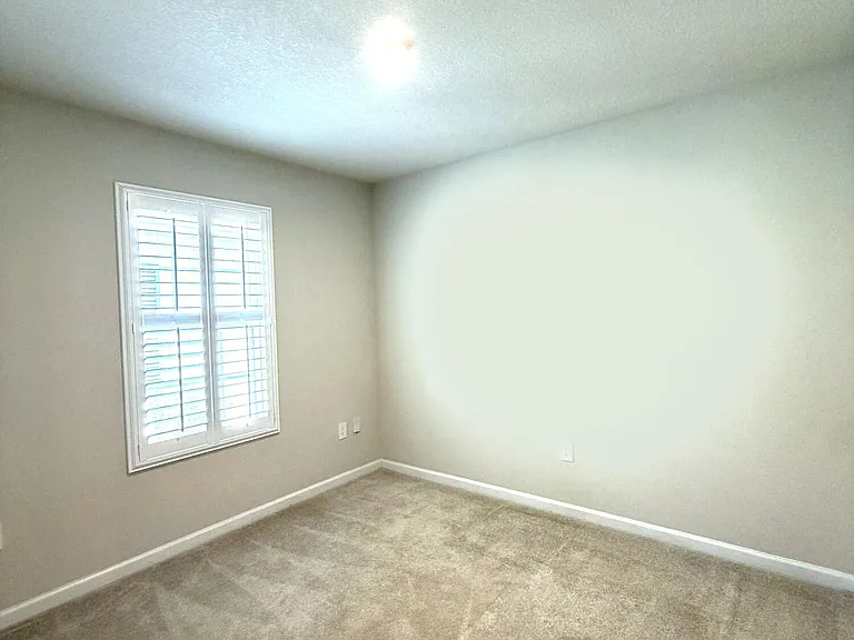 812 Persimmon Pl — Photo 9