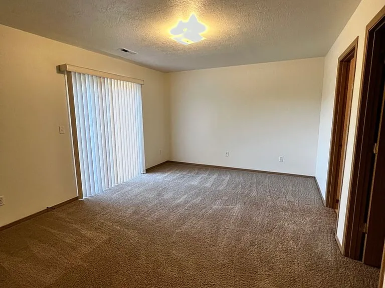 5503 Glenridge Way — Photo 15