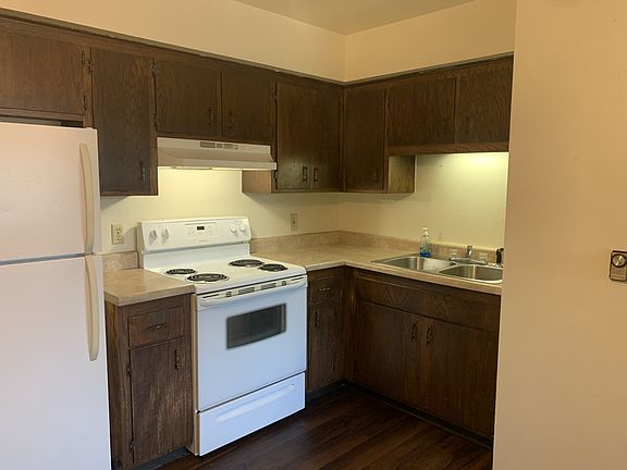 3rd image of 3240 Packer Dr #201
