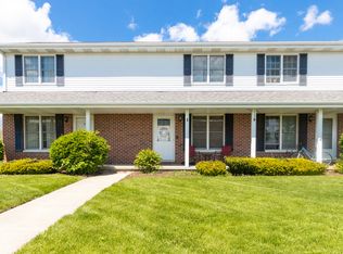 113 Colonial Pkwy UNIT B, Yorkville, IL 60560