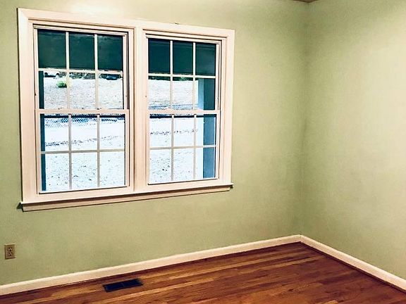5th image of 704 Kershaw Dr