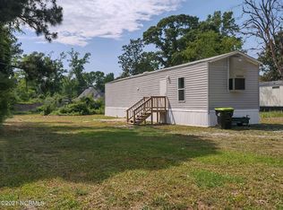 7 Richardson Dr, Hubert, NC 28539