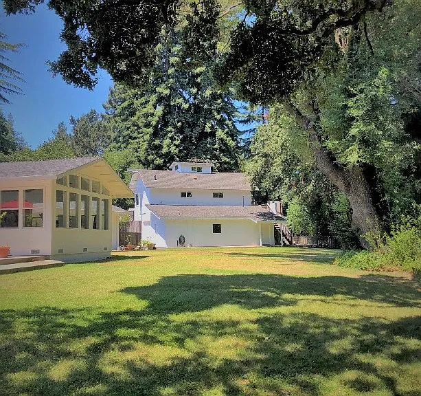 1042 Easum Dr — Photo 17