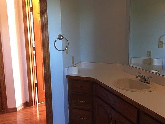 5th image of 302 Woodbridge Dr