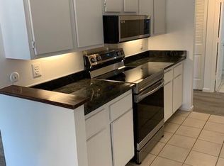 3 Beals Cove Rd APT D, Hingham, MA 02043