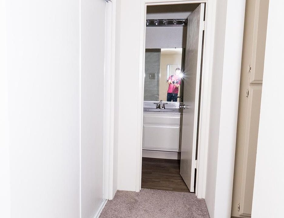 1st image of 518 W Queen St APT 309