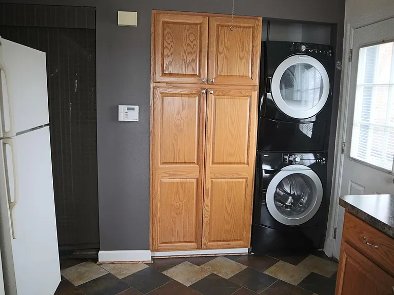 2904 Wolcott St — Photo 5