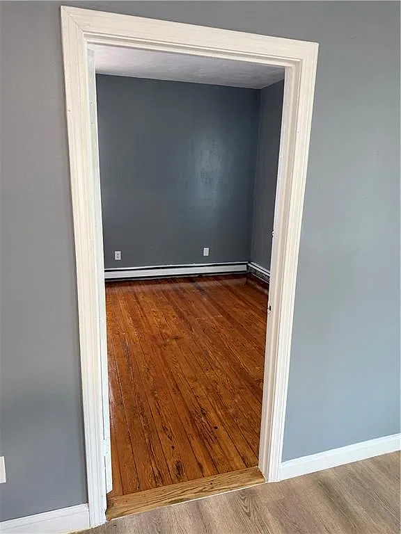 4 bed, 1.0 bath, 2760 sqft, $2,200 — Photo 4