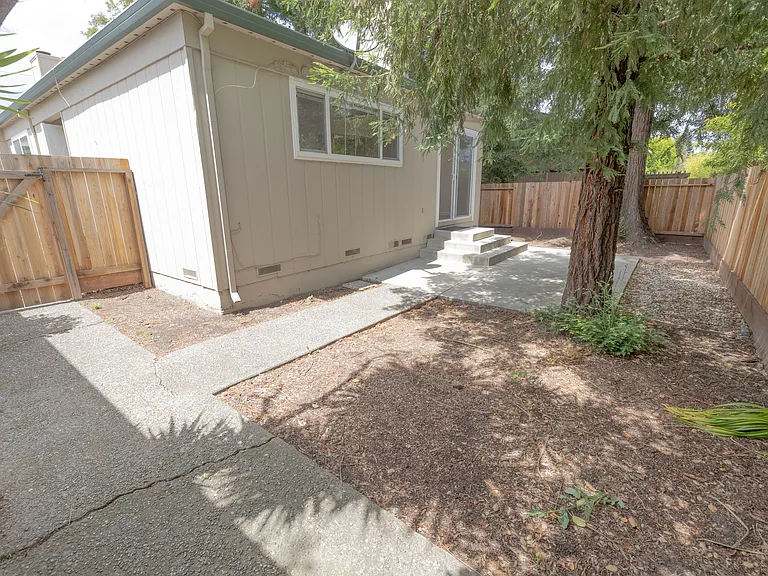 2203 Mesquite Dr — Photo 15