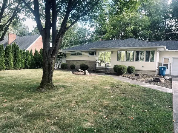 1064 Wilshire Dr, Amherst, OH 44001