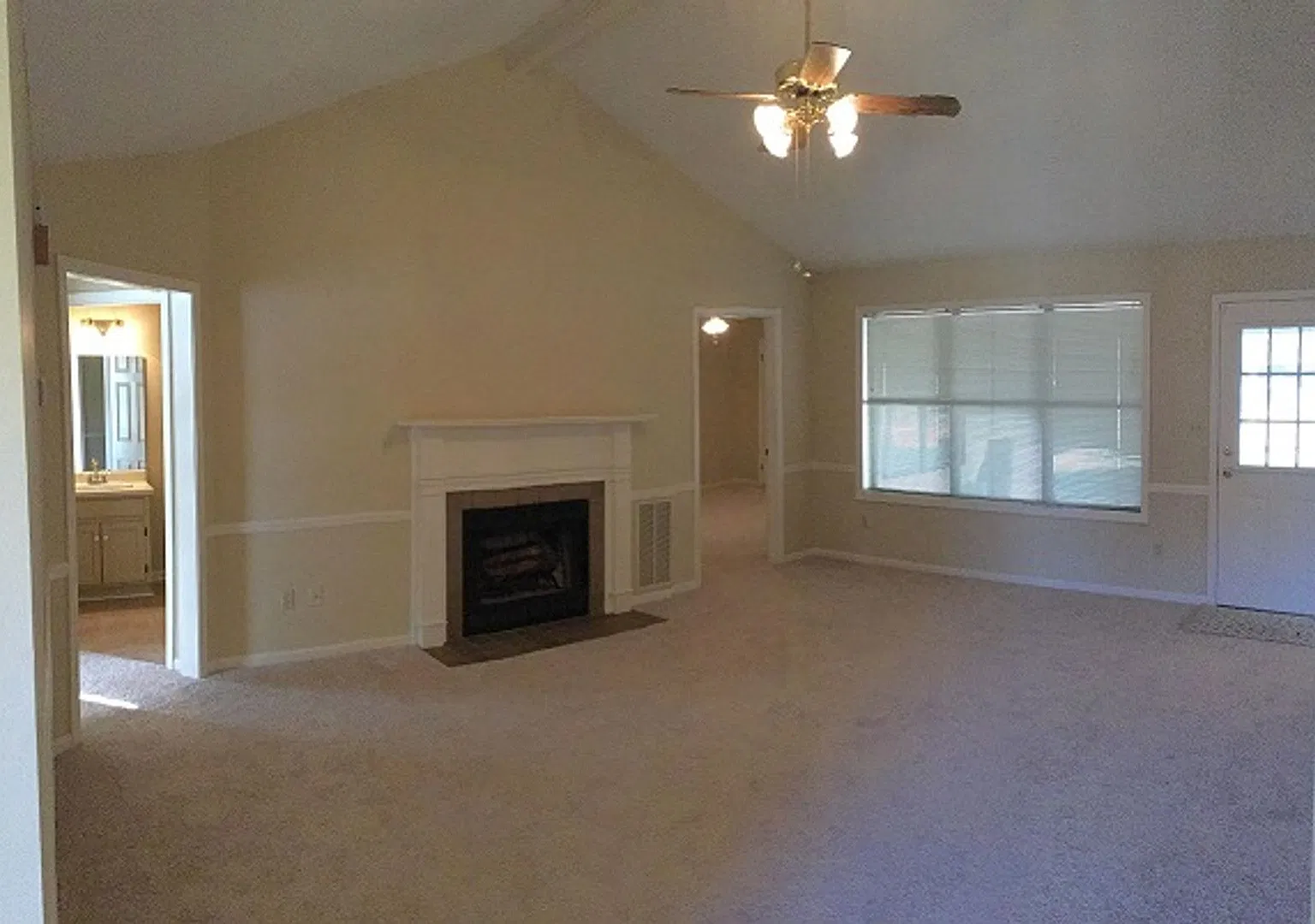 1068 Vineyards Drive — Photo 2