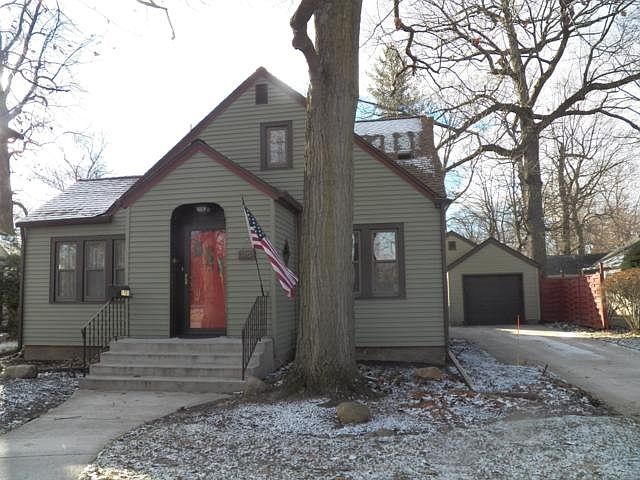 1st image of 1701 Woodward Pl