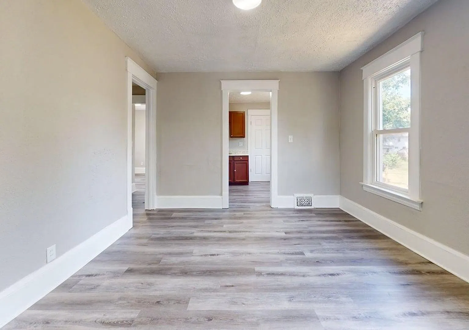 753 Johnston St — Photo 2