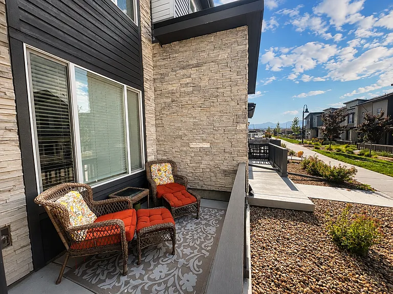 Private front patio with mountain views to the West.