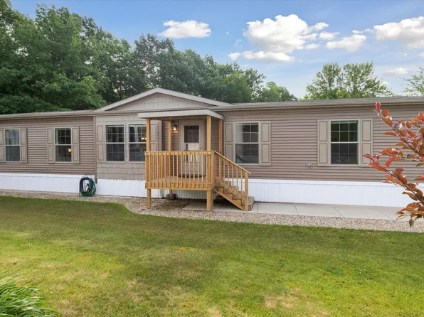 8000 Warren Woods Rd #122, Three Oaks, MI 49128