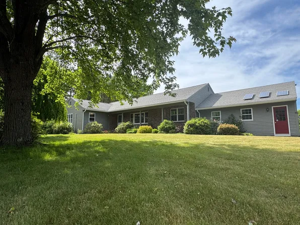 19 Evergreen Drive, Yarmouth, ME 04096