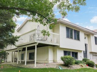 934 Lawnview Ave, Shoreview, MN 55126