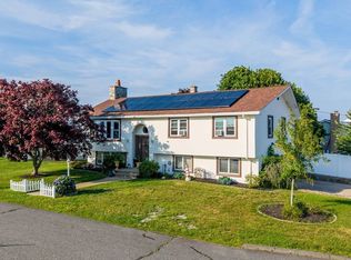 6 Lighthouse Ln, New Bedford, MA 02744