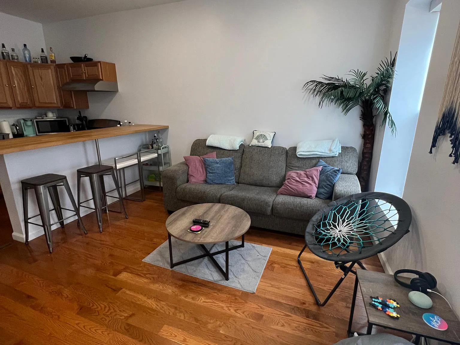 4 bed, 1300 sqft, $730 — Photo 2