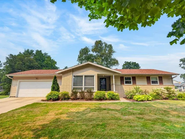 602 Dix St, Columbus, WI 53925