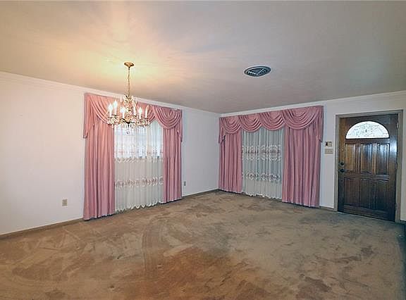 5th image of 929 Homestead Ave