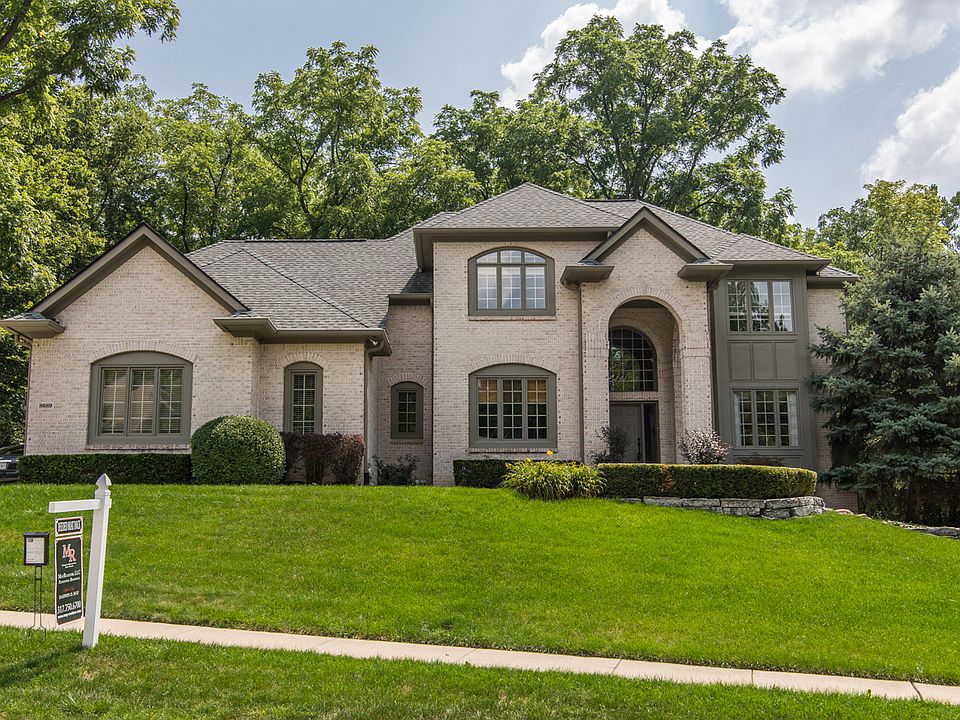1st image of 8689 Admirals Woods Dr