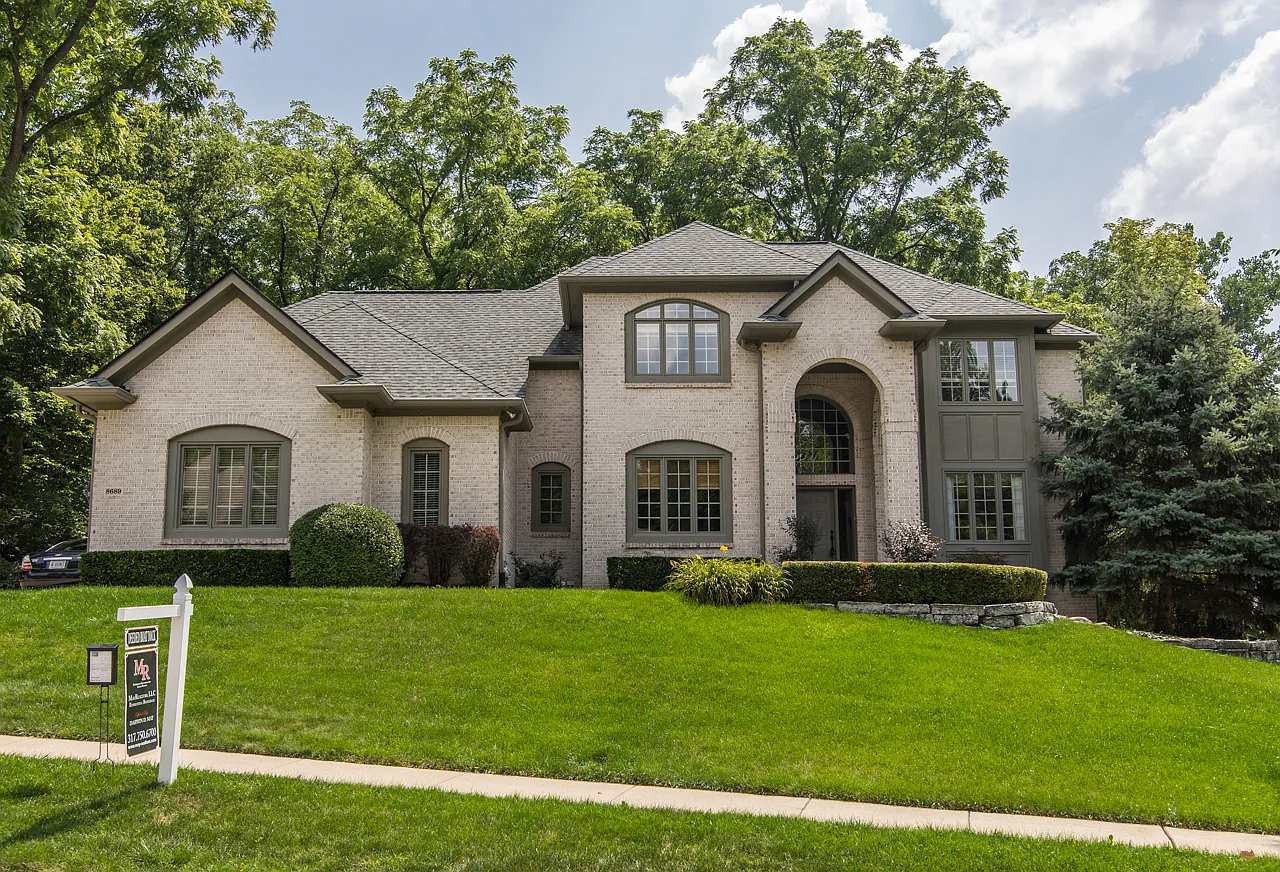 8689 Admirals Woods Dr photo 1