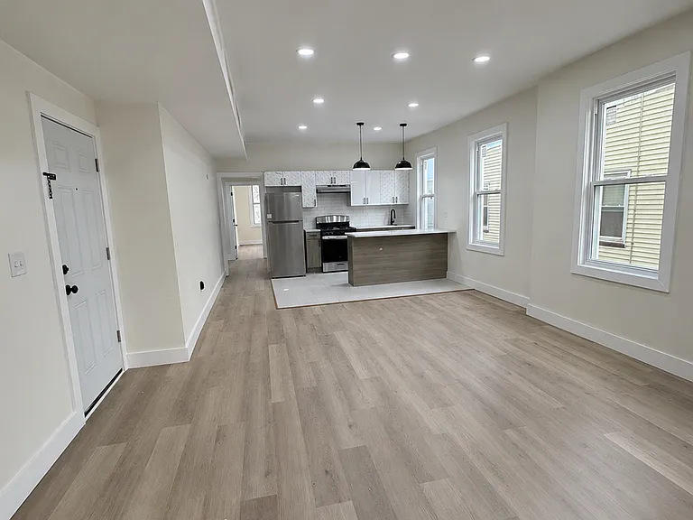 178 Hobson St #1 — Photo 2