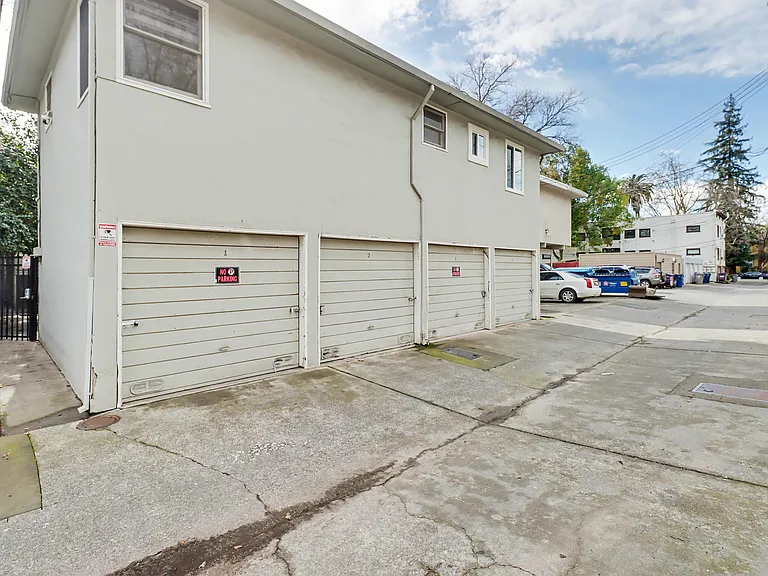 2725 I St #A — Photo 24