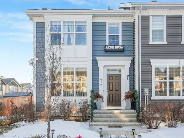 1920 24th St NW, Edmonton, AB T6T 2C9