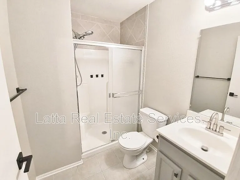 1633 SW Madison St — Photo 8