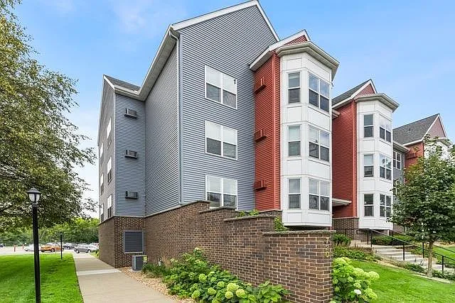 720 3rd Ave NE #306 — Photo 23