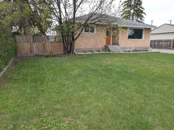 1122 S Centre St, Carstairs, AB T0M 0N0