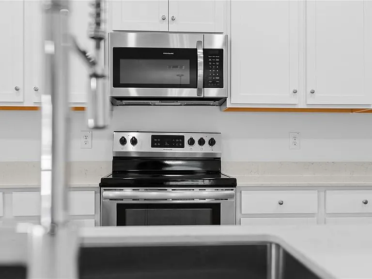 5637 SW 93rd St — Photo 33