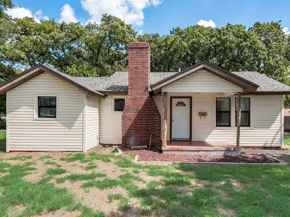 1304 Oak Knoll Dr, Haltom City, TX 76117