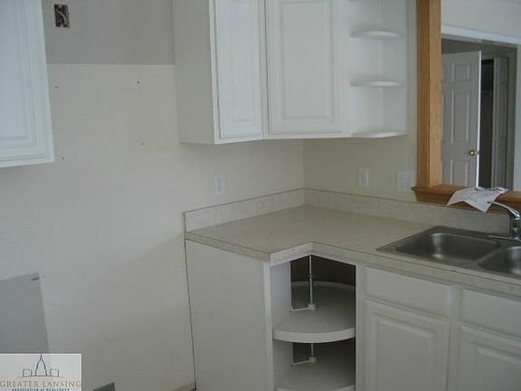 4th image of 1965 Mockingbird Dr