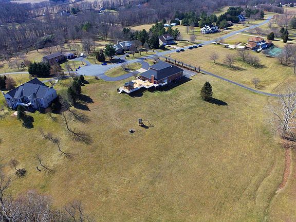 4th image of 22305 Rolling Hill Ln
