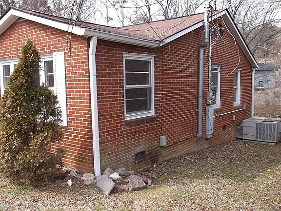 2nd image of 4117 NW Lonas Dr