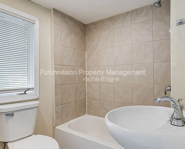 122 N Hamilton St — Photo 10