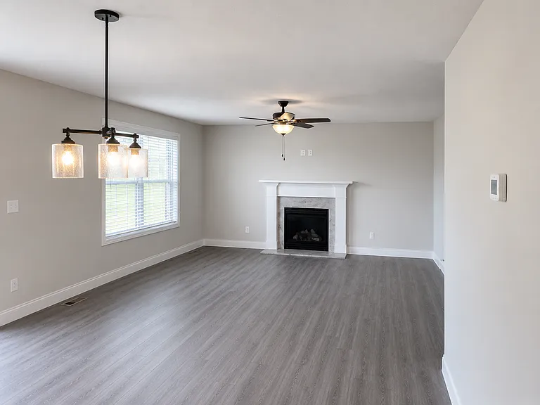 1605 Peppermill Ln — Photo 3