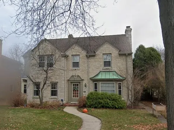 4412 North Wildwood AVENUE, Shorewood, WI 53211