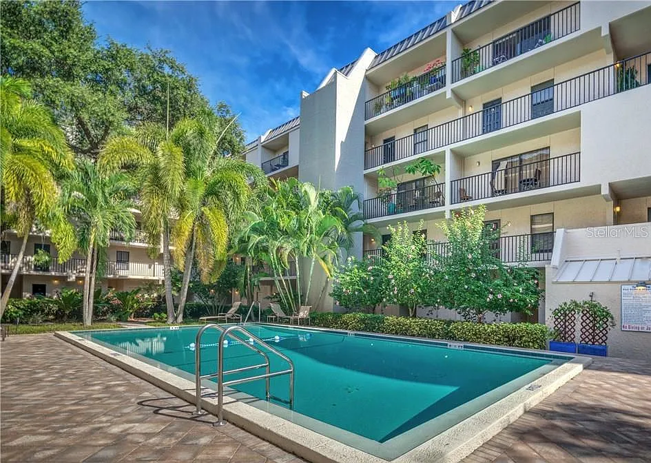 2 bed, 2.0 bath, 1100 sqft, $3,000 — Photo 1