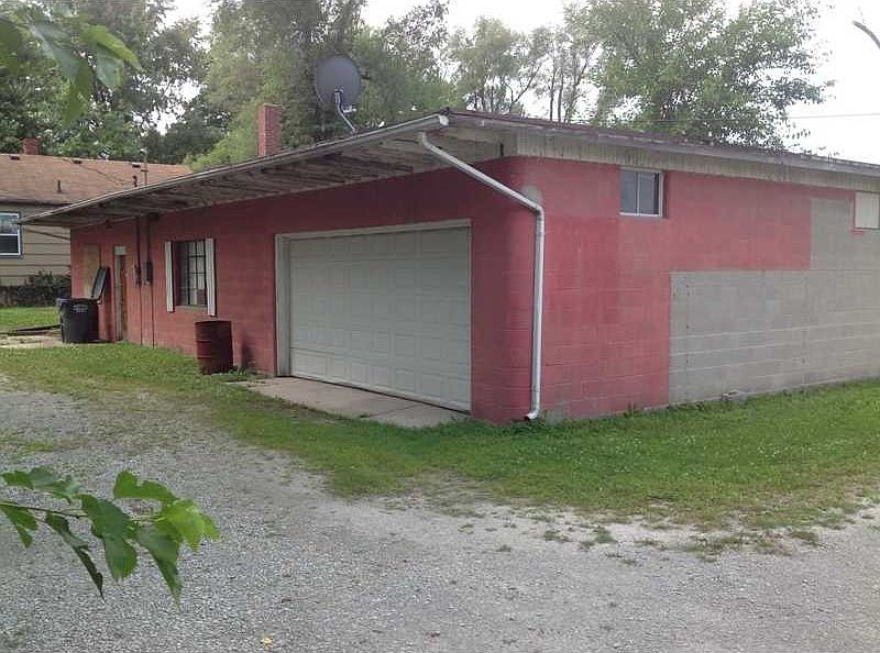 2nd image of 2109 University Blvd