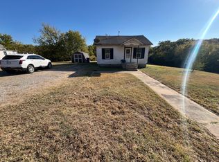 405 W Charleston Ave, Yale, OK 74085