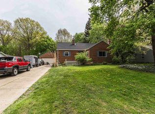 5541 Fitch Rd, North Olmsted, OH 44070
