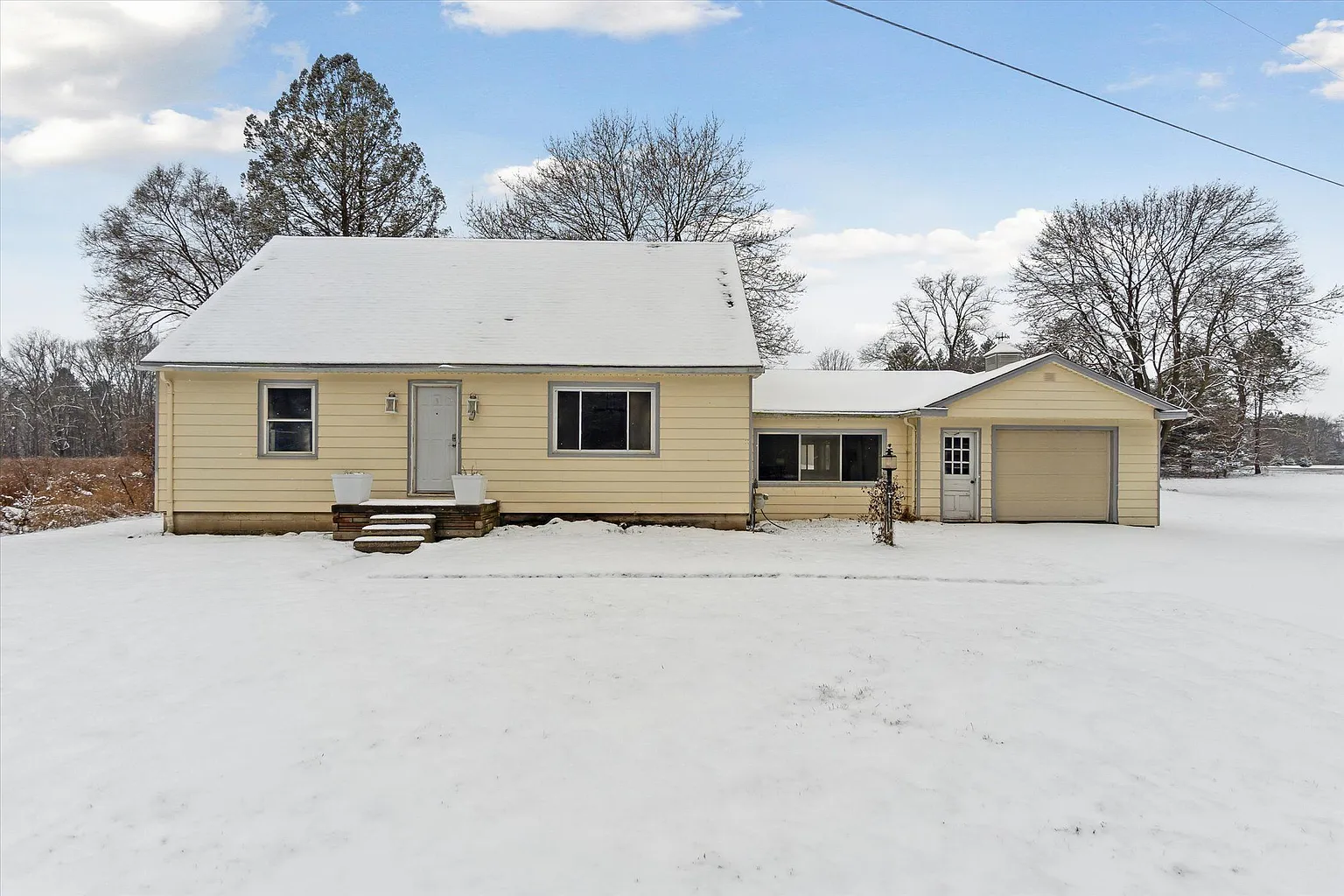 3457 Byron Rd photo 1