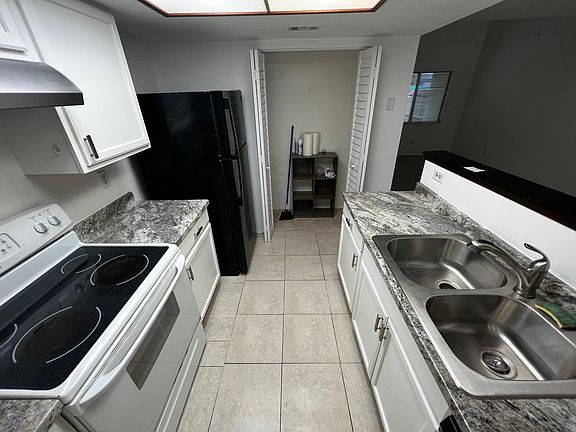 5th image of 1224 Bayshore Dr N