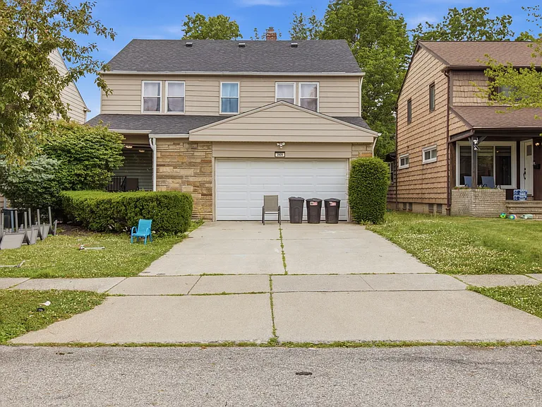 2429 Claver Rd — Photo 1