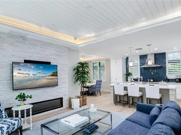 930 9th St S, Naples, FL 34102