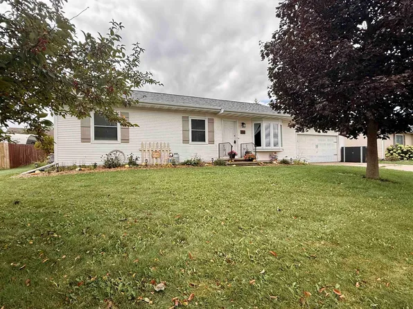106 Southgate Dr, Eden, WI 53019